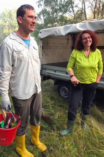 Mitarbeiter bei der Umsiedlung