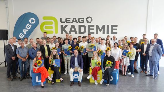 Feierliche Zeugnisübergabe für die LEAG-Sommerauslerner 2026, Foto: LEAG
