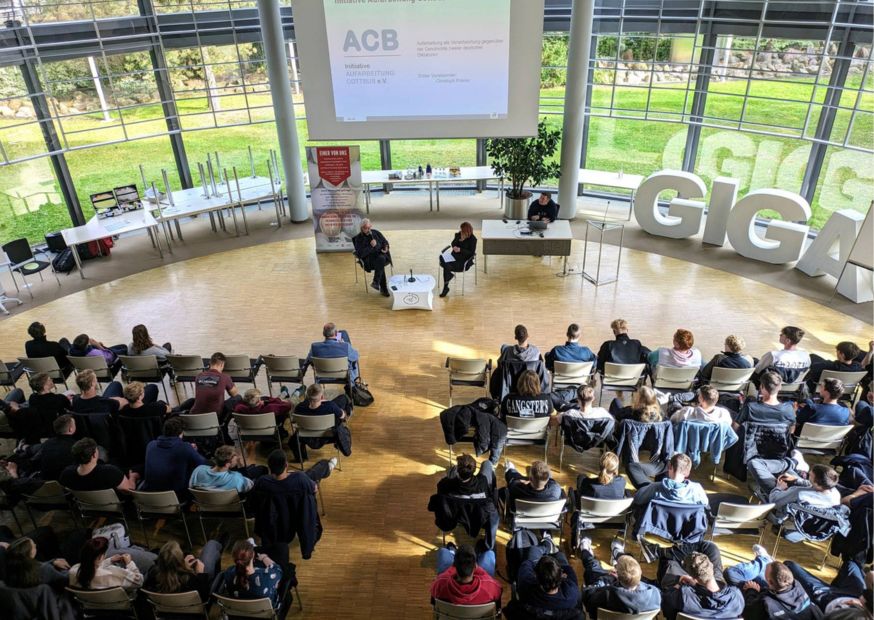 Dialogveranstaltung vor Publikum